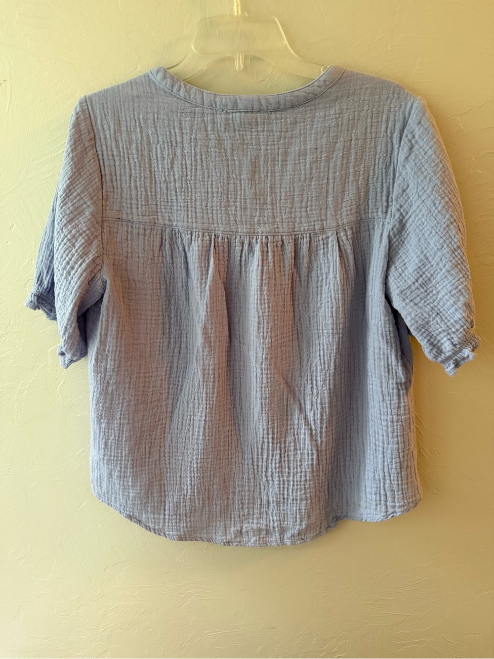 BeachLunchLounge Light Blue Gauze Cotton Button Up Blouse Women’s Medium - Picture 2 of 4